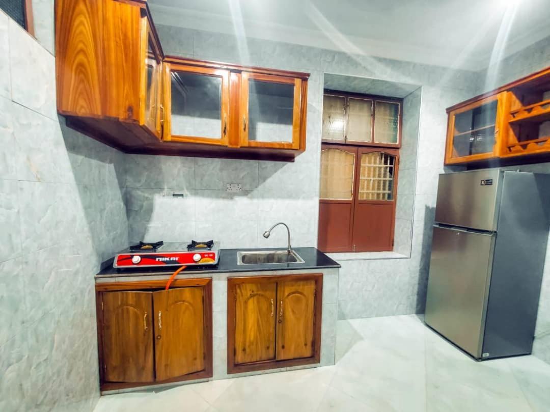 Stone House & 3 Guest house