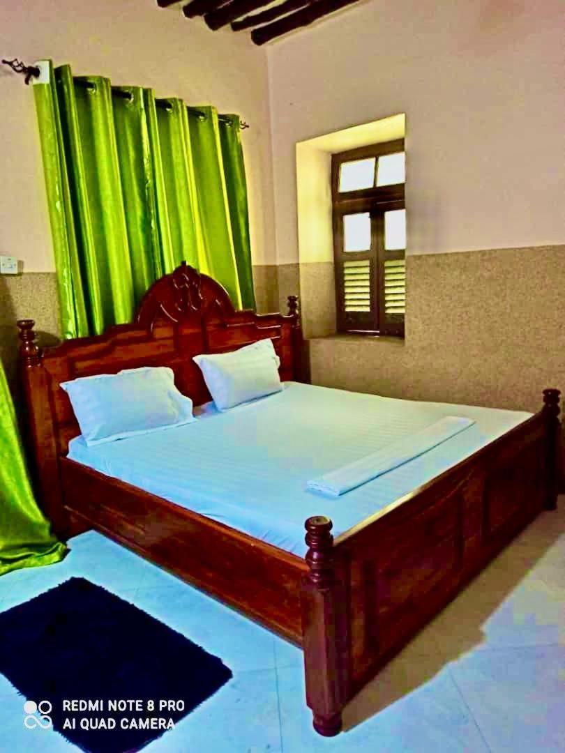 Stone House & 3 Guest house