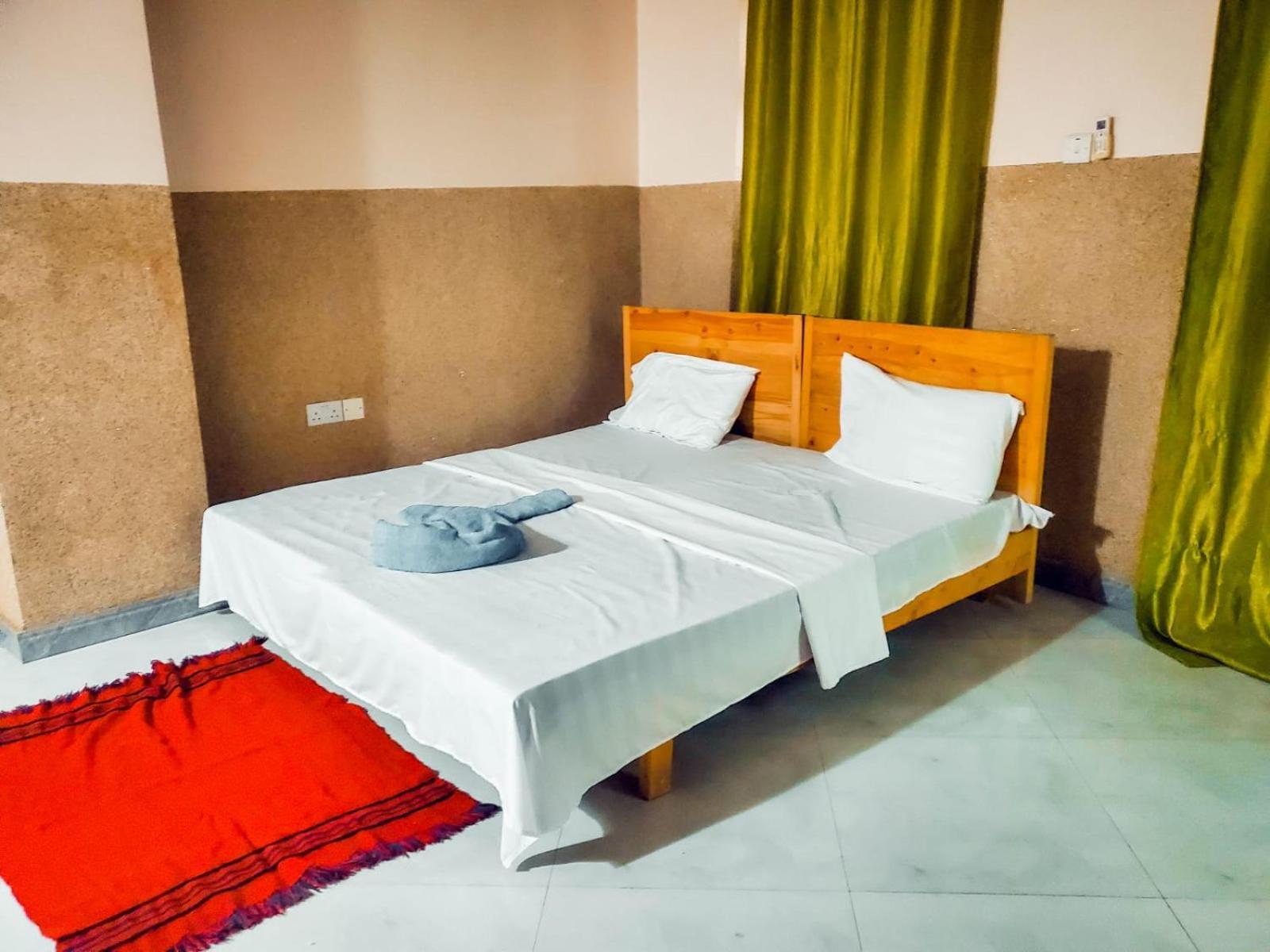 Stone House & 3 Guest house *